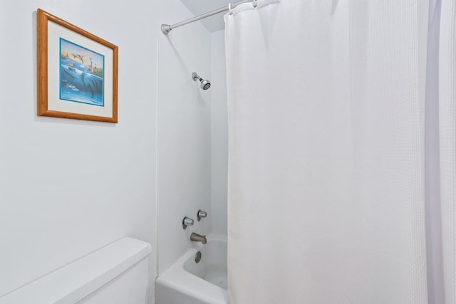 75-5870 Kahakai Rd Unit 308, Kailua-Kona, HI 96740 - bathroom with toilet and shower / tub combo with curtain