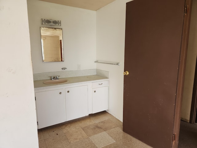 15-1724 22nd Ave, Keaau, HI 96749 - bathroom with vanity