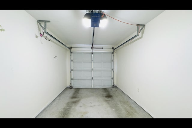 15-2811 Manalo St, Pahoa, HI 96778 - garage with a garage door opener