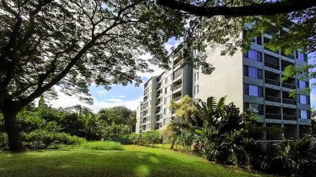 1875 Kalanianaole St Unit 504, Hilo, HI 96720 - view of apartment building / complex