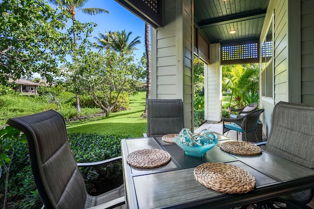 68-1118 N Kaniku Dr Unit 2404, Kamuela, HI 96743 - covered porch with a yard