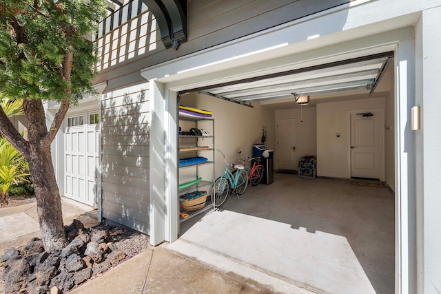 68-1118 N Kaniku Dr Unit 2404, Kamuela, HI 96743 - garage featuring a garage door opener