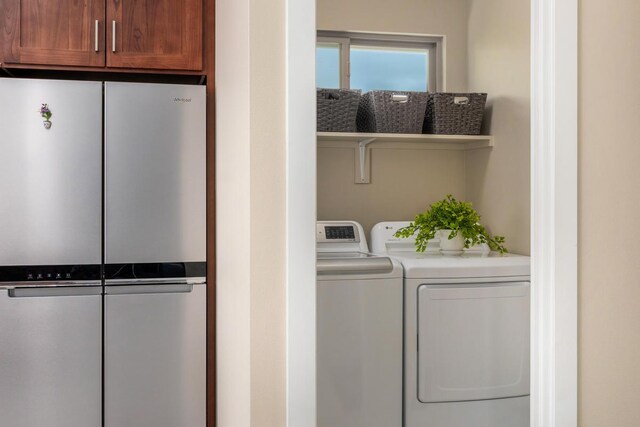 73-4366 Koikoi St, Kailua-Kona, HI 96740 - laundry area with washing machine and dryer