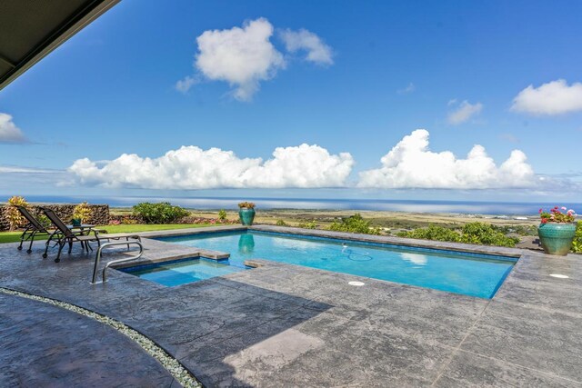 73-4366 Koikoi St, Kailua-Kona, HI 96740 - swimming pool featuring a patio area and an in-ground hot tub