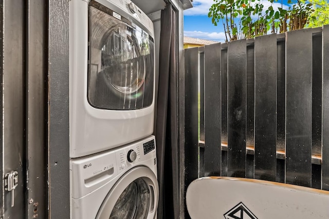 3920 Wyllie Rd Unit 10A, Princeville, HI 96722 - laundry area featuring stacked washer and clothes dryer