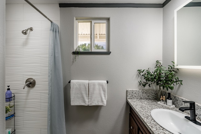 64-5246 Puu Nani Dr, Kamuela, HI 96743 - full bath featuring vanity and curtained shower