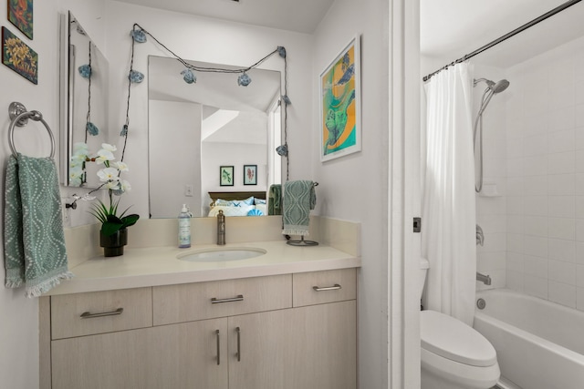 3700 Kamehameha Rd Unit H5, Princeville, HI 96722 - ensuite bathroom with vanity and shower / tub combo with curtain