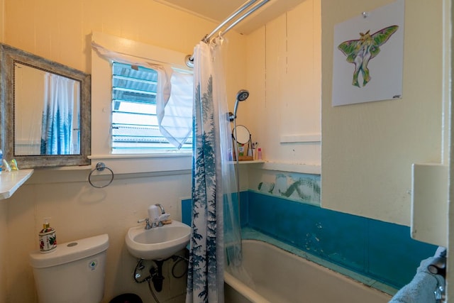 398 Ohai St, Hilo, HI 96720 - full bathroom featuring toilet and shower / tub combo