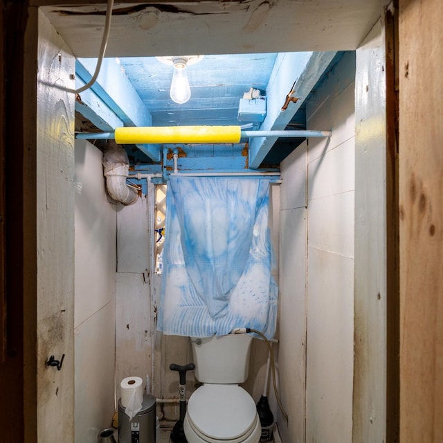 398 Ohai St, Hilo, HI 96720 - bathroom with toilet