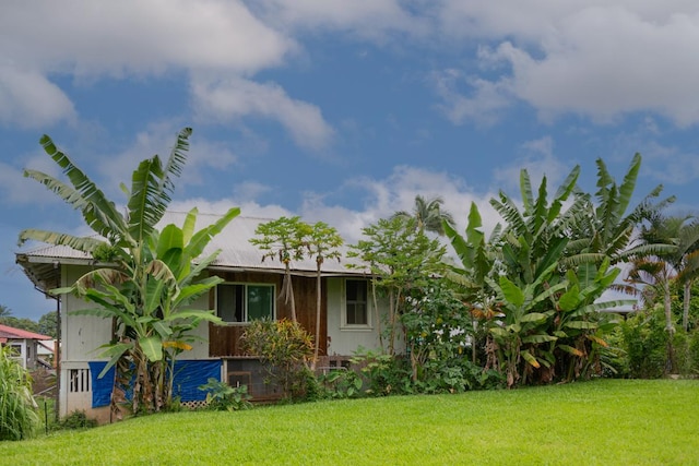 398 Ohai St, Hilo, HI 96720 - view of front of property with a front lawn