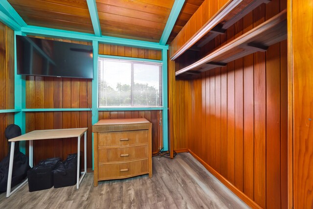 88-1544 Pikake Ave, Captain Cook, HI 96704 - walk in closet featuring wood finished floors