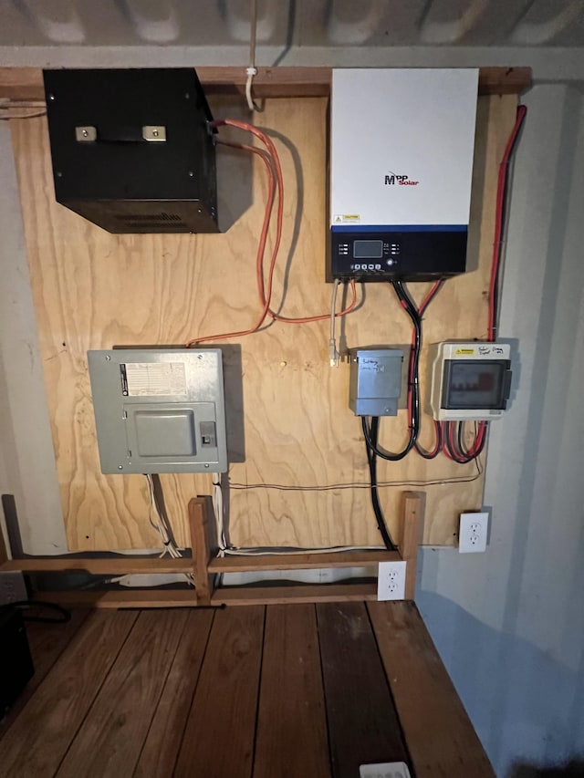 18-2040 Pomaikai St, Volcano, HI 96785 - utility room with water heater
