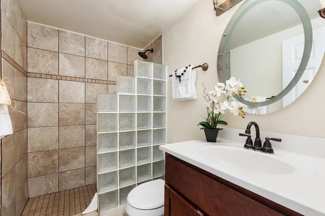 75-5719 Alii Dr Unit 314, Kailua-Kona, HI 96740 - bathroom featuring a walk in shower and vanity