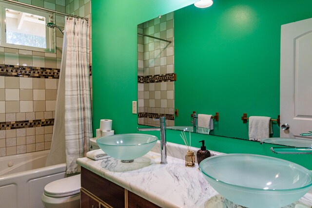 28-238 Akaka Falls Rd, Honomu, HI 96728 - bathroom featuring shower / bath combo and double vanity