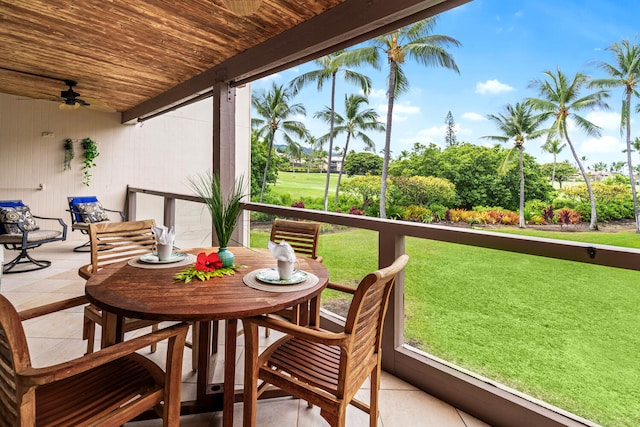 78-6800 Alii Dr Unit 7202, Kailua-Kona, HI 96740 - sunroom with ceiling fan and outdoor dining area