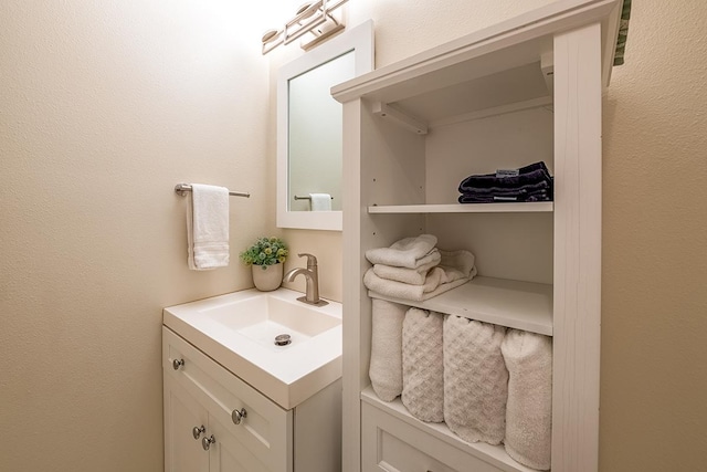 68-1785 Niu Haohao Pl, Waikoloa, HI 96738 - bathroom featuring vanity