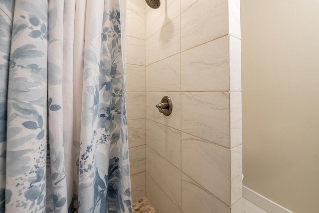 68-1785 Niu Haohao Pl, Waikoloa, HI 96738 - full bathroom with tiled shower and baseboards