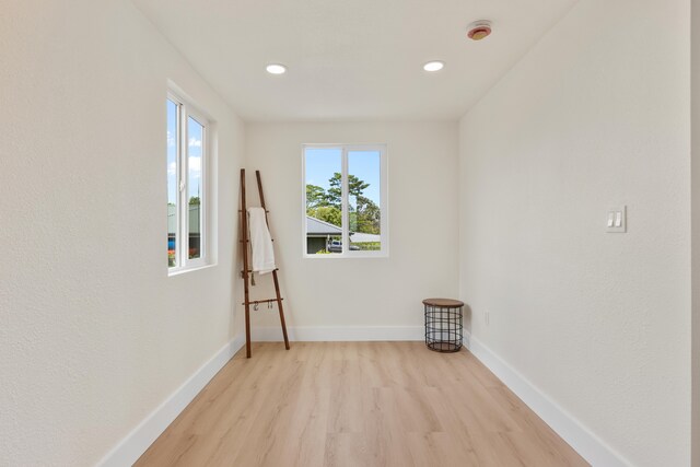 16-2078 Mauna Kea Dr, Pahoa, HI 96778 - unfurnished room featuring light wood-style floors, recessed lighting, and a smoke detector