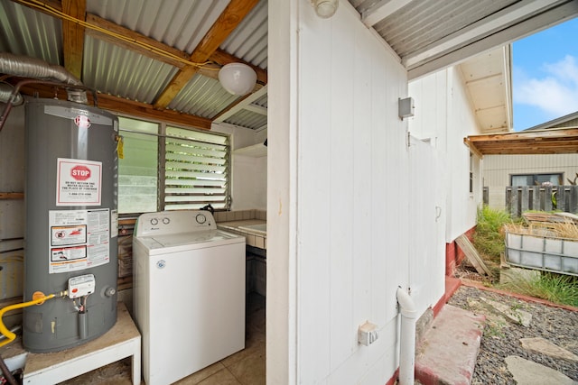 7786 Ulili Rd, Kekaha, HI 96752 - laundry area featuring washer / dryer and water heater