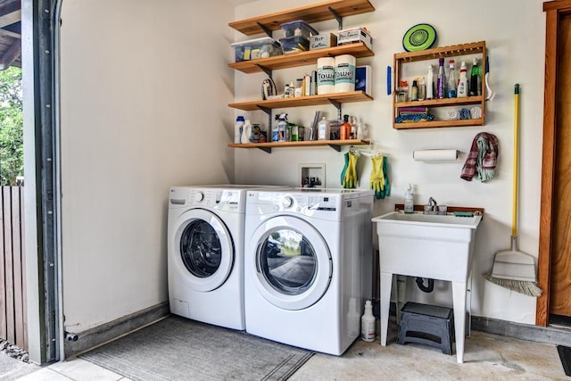 39 Kula Pl Unit 1, Hilo, HI 96720 - laundry room with washing machine and clothes dryer