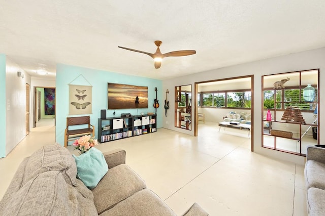 16-295 Orchidland Dr, Kurtistown, HI 96760 - living area with ceiling fan