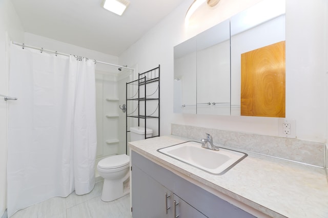 81-6356 Keopuka Pl, Captain Cook, HI 96750 - full bathroom featuring vanity and a shower with curtain