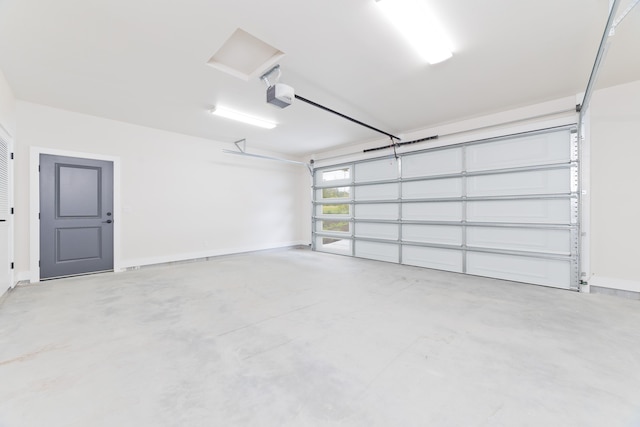 15-1713 32nd Ave, Keaau, HI 96749 - garage featuring a garage door opener