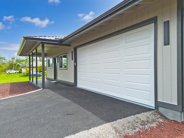 16-2102 Leilani Dr, Pahoa, HI 96778 - garage with driveway