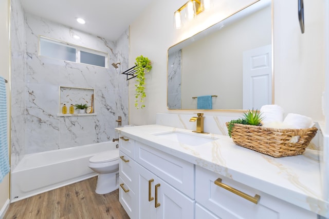 16-2102 Leilani Dr, Pahoa, HI 96778 - full bath featuring vanity, wood finished floors, and  shower combination