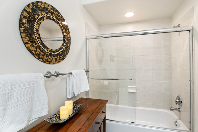 75-5919 Alii Dr Unit M3, Kailua-Kona, HI 96740 - full bath featuring bath / shower combo with glass door