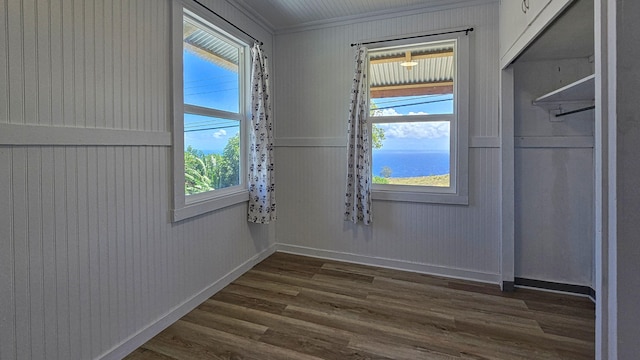 48-5241 Kukuihaele Rd, Honokaa, HI 96727 - unfurnished room featuring dark wood-type flooring and crown molding