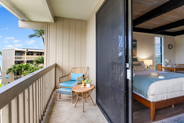 76-6259 Alii Dr Unit 332, Kailua-Kona, HI 96740 - bedroom with beam ceiling