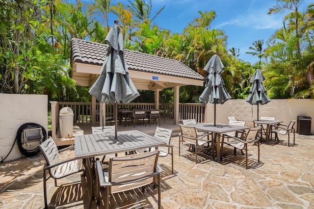 1901 Poipu Rd Unit 633, Koloa, HI 96756 - view of patio with outdoor dining area