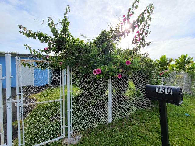 130 Popolo St, Hilo, HI 96720 - exterior view of a gate