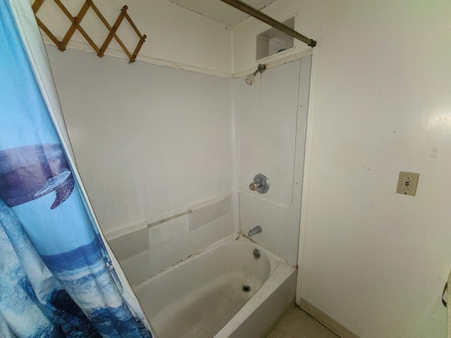130 Popolo St, Hilo, HI 96720 - bathroom featuring shower / tub combo with curtain