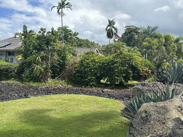 75-107 Kamilo Pl, Kailua-Kona, HI 96740 - view of grassy yard