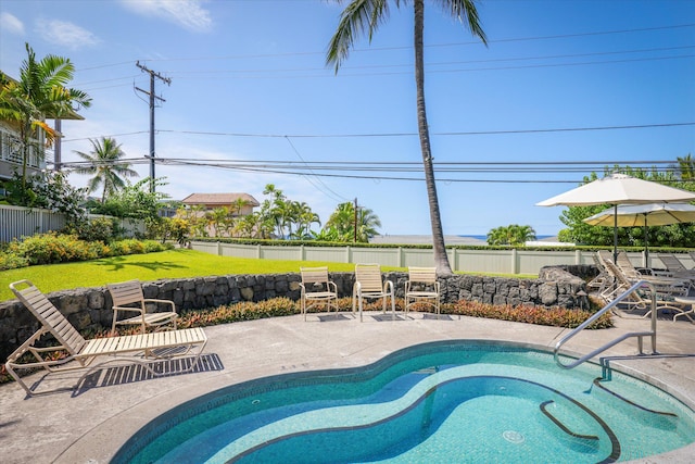 75-5919 Alii Dr Unit Jj2, Kailua-Kona, HI 96740 - view of pool featuring a fenced backyard and a patio area