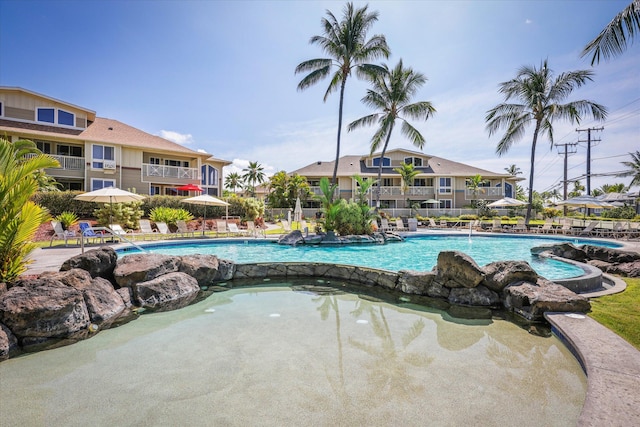 75-5919 Alii Dr Unit Jj2, Kailua-Kona, HI 96740 - view of community pool