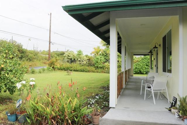 15-1393 29th Ave, Keaau, HI 96749 - porch with a lawn