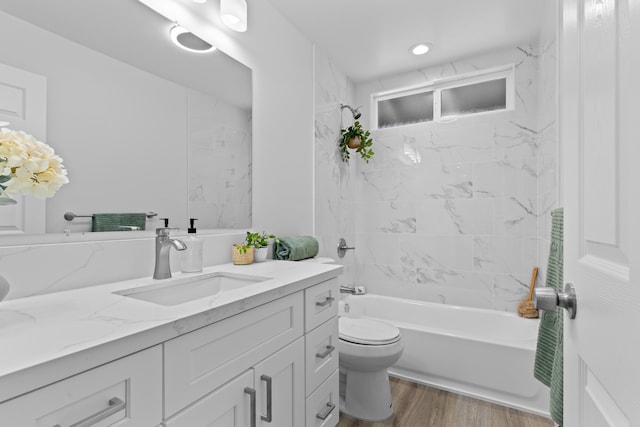 15-1698 5th Ave, Keaau, HI 96749 - full bath featuring vanity, wood finished floors, and bathing tub / shower combination