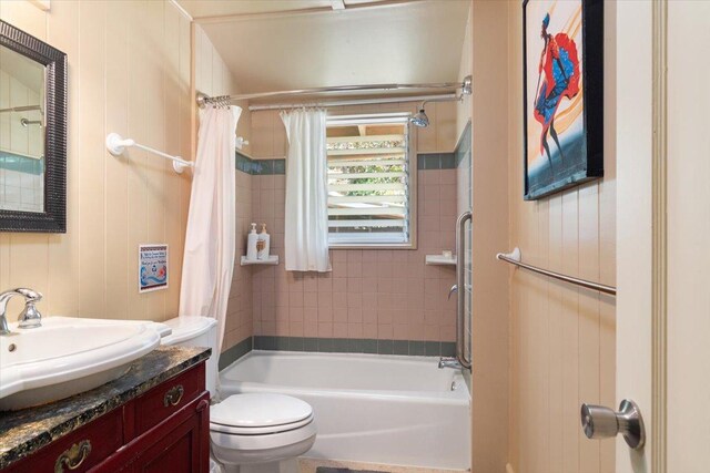 14-3342 Kaululaau Rd Unit 3, Pahoa, HI 96778 - full bathroom featuring shower / tub combo and vanity