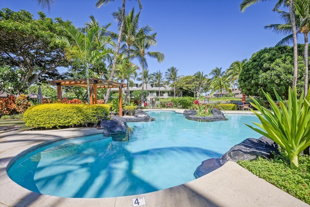 68-1122 Na Ala Hele Rd Unit E4, Kamuela, HI 96743 - swimming pool featuring a pergola