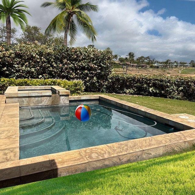 62-3600 Amaui Pl Unit 345, Kamuela, HI 96743 - outdoor pool featuring a lawn