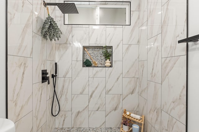 16-2110 Tangerine Dr, Pahoa, HI 96778 - full bath with tiled shower and toilet