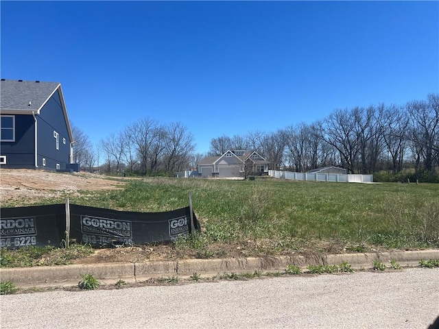 Listing photo 2 for 320 Rockbridge Pkwy, Excelsior Springs MO 64024