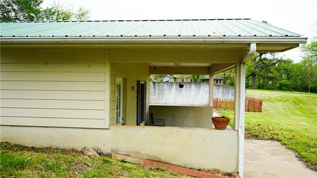 exterior space featuring a yard