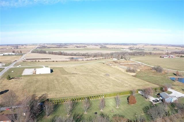 13 Highway, Higginsville, MO 64037