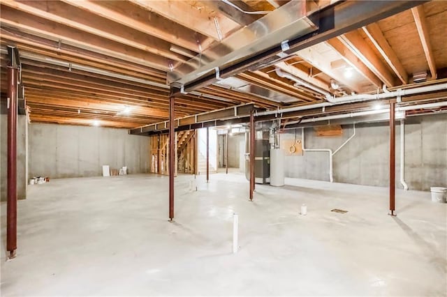 25212 W 92nd St, Lenexa, KS 66227 - unfinished below grade area featuring gas water heater