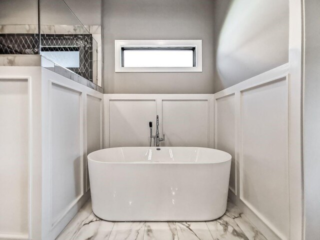 2908 NE 102nd St, Kansas City, MO 64155 - bathroom featuring tile flooring