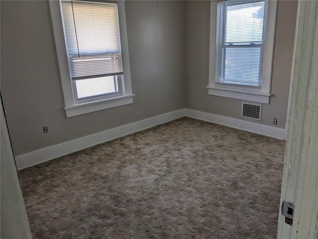 view of carpeted spare room